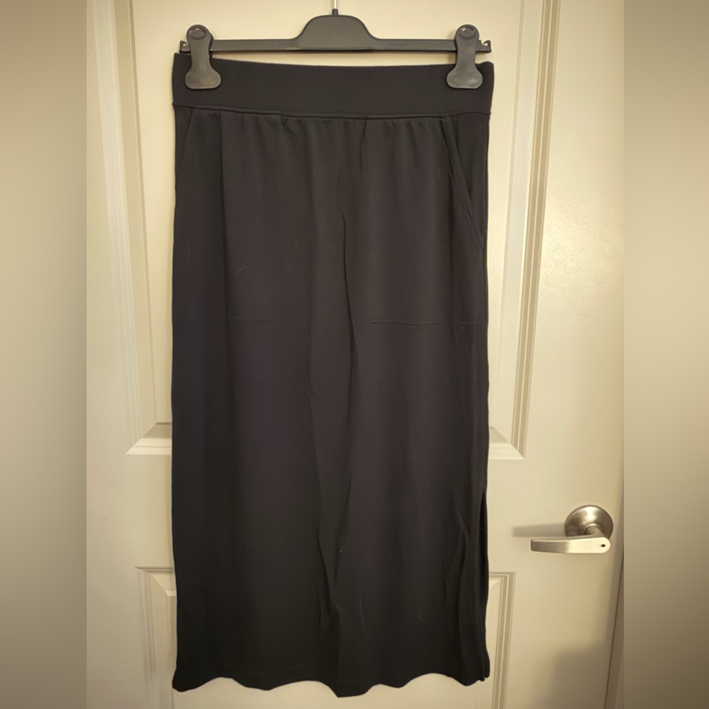 Lou & Grey Black Midi Skirt | Size Small